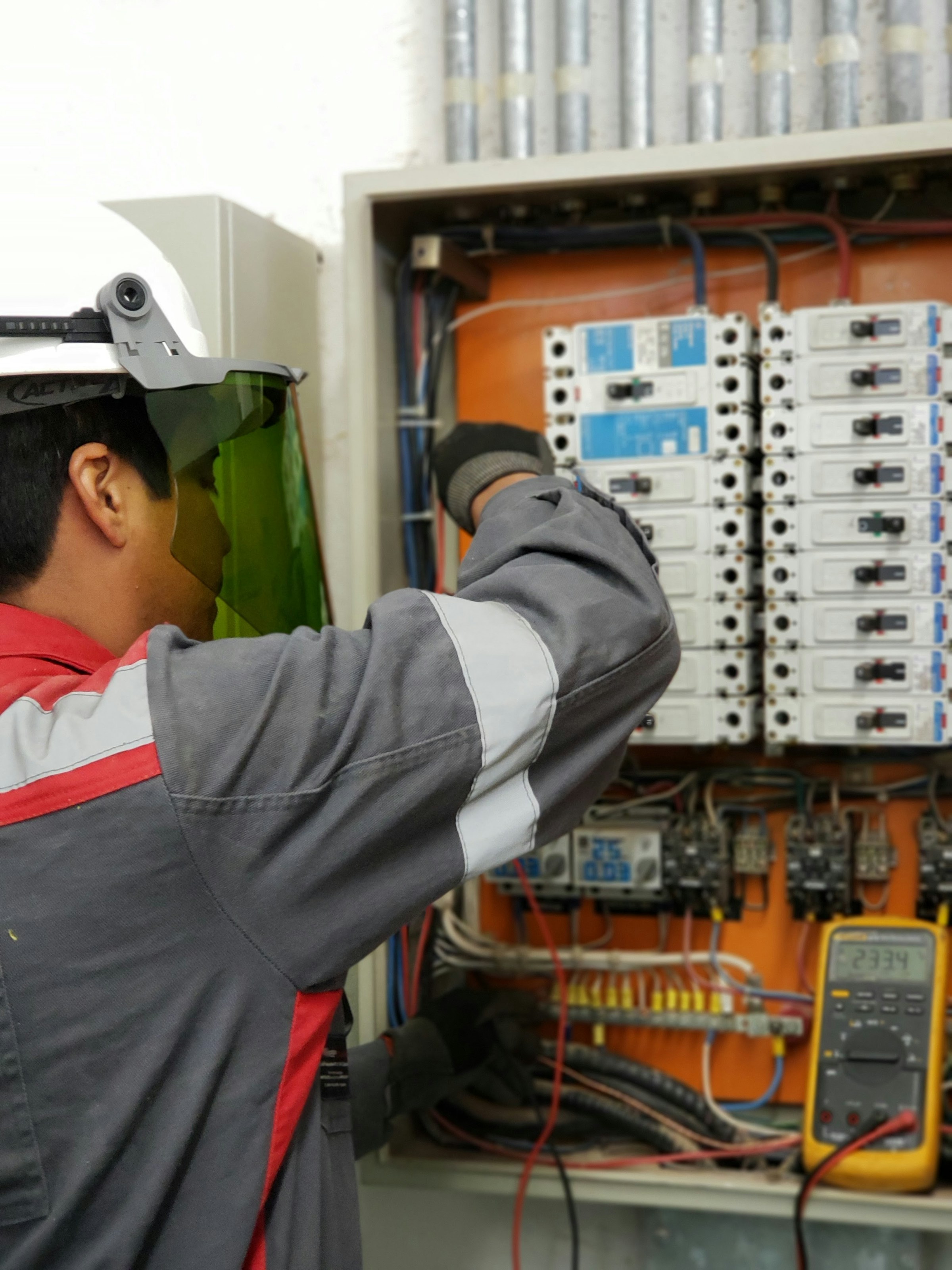 Nova NR-10: como preparar a empresa para a revisão de segurança elétrica de 2027