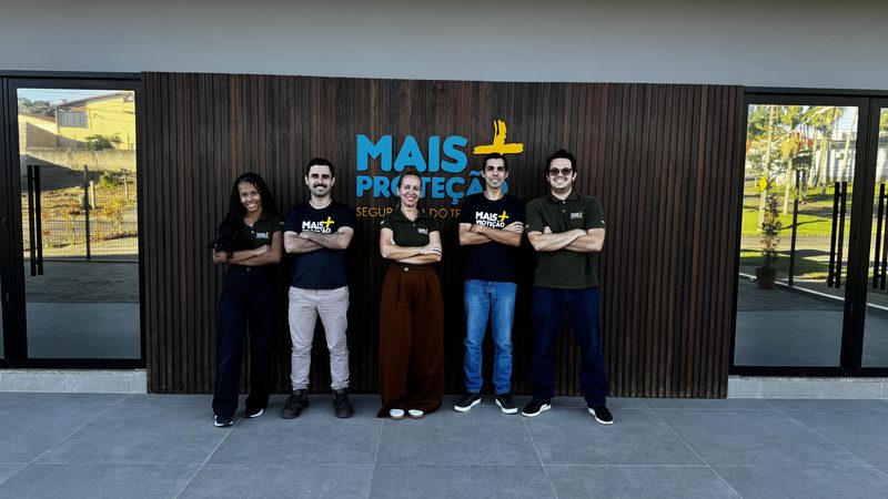 Equipe da Mais Proteção na sede